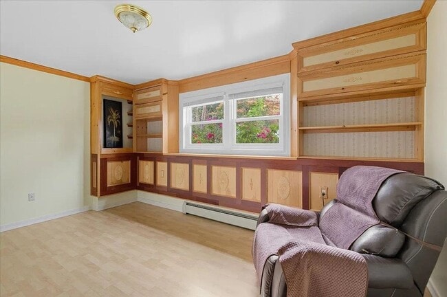 Building Photo - Beautifully Maintained Single-Family Home With Flexible, Multi-Area Layout