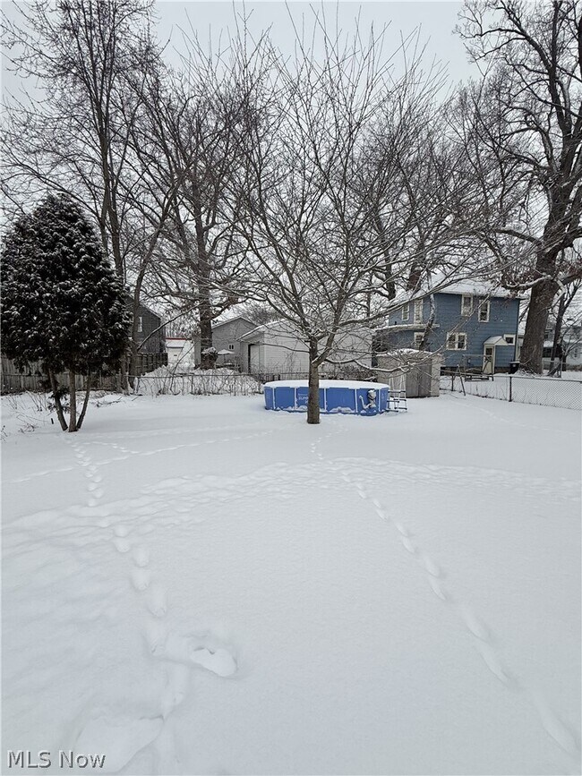 Building Photo - 1253 California Ave