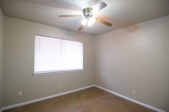 Building Photo - 3311 Johnson Dr