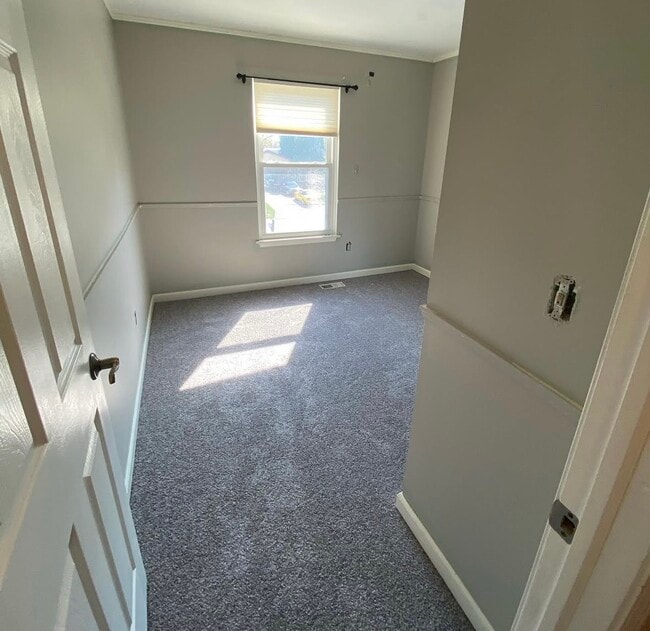 Building Photo - 23545 Valley Starr Dr