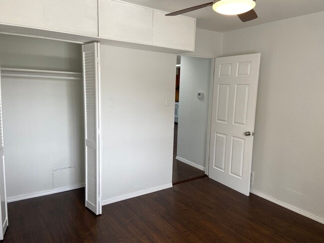 Building Photo - Single-Family Home 4BD/3BA Is Immediately ...