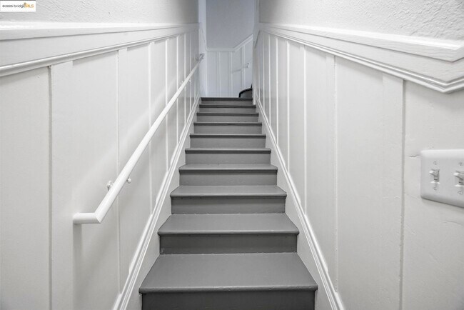 Building Photo - 685 37th St