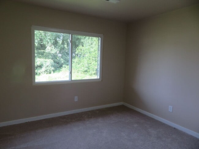 Building Photo - Colonial Heights Virginia