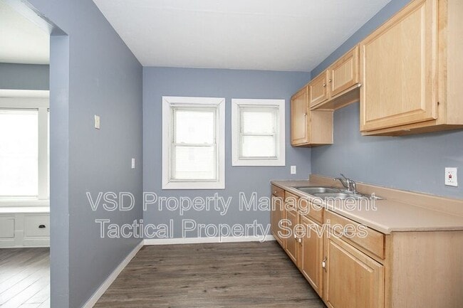 Building Photo - 3486 W 60th St
