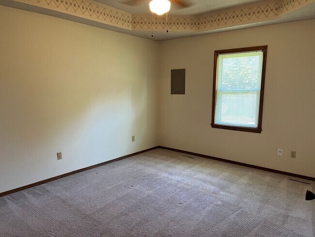 Building Photo - 3651 W Sylvania St