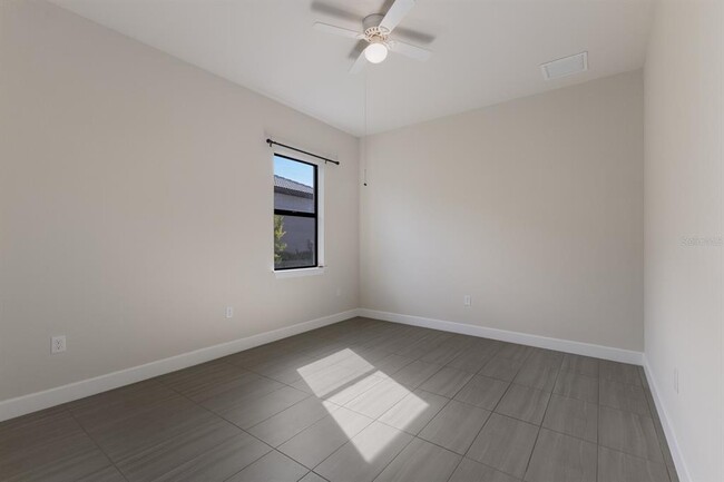 Building Photo - 712 Sigsbee Loop
