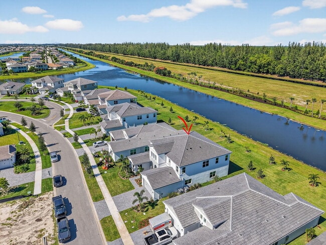 Building Photo - 15120 Wildwood Cir