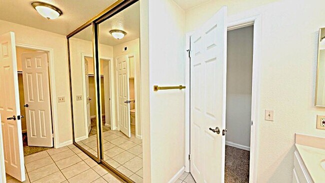 Building Photo - Charming, 2BD/2BA, Single-Story TH in Crow Canyon Country Club in Danville- Available NOW!