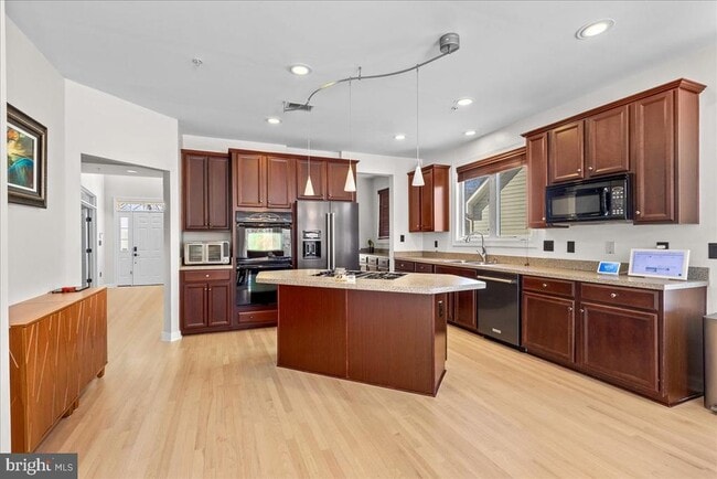 Building Photo - 2206 Green Ginger Cir