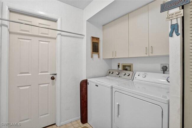 Building Photo - 4210 Looking Glass Ln