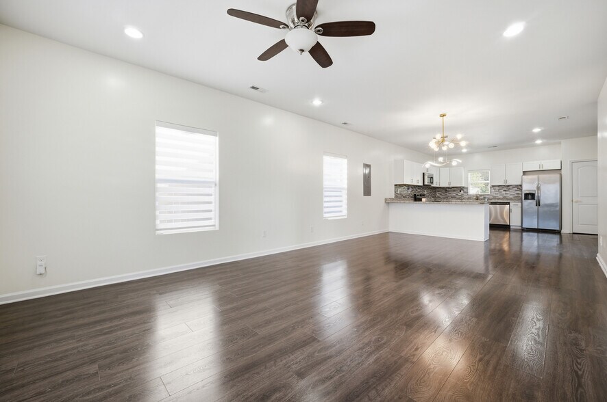 Building Photo - 16 Bagley St