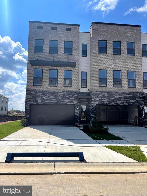 Building Photo - 876 Amity St