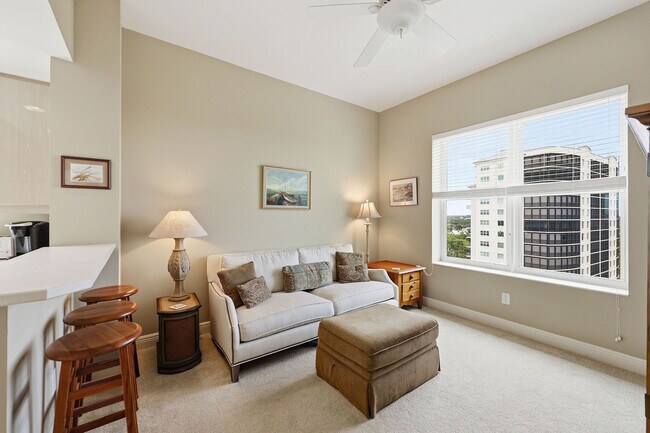 Building Photo - 420 Cove Tower Dr