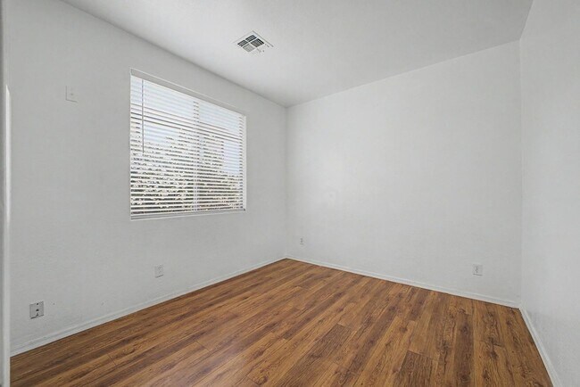 Building Photo - 15235 W Windward Ave