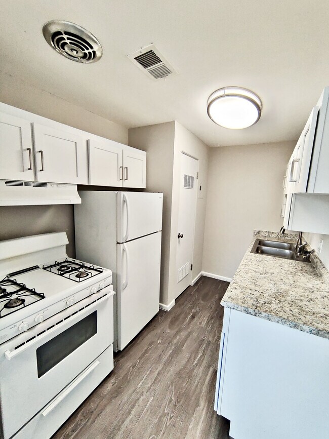 Kitchen - 8867 W 54th