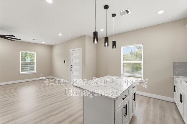 Building Photo - 3107 Grassmere St