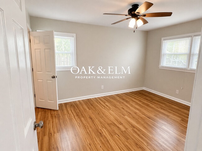 Building Photo - Welcome to this beautifully updated 4 bedrooms, 2 full bath, 1400 Square feet home