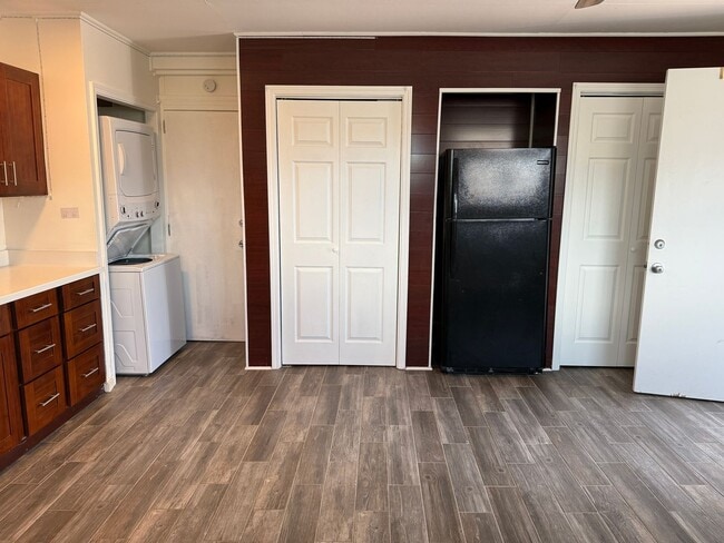 Building Photo - Kalihi Valley Modern Ohana Unit