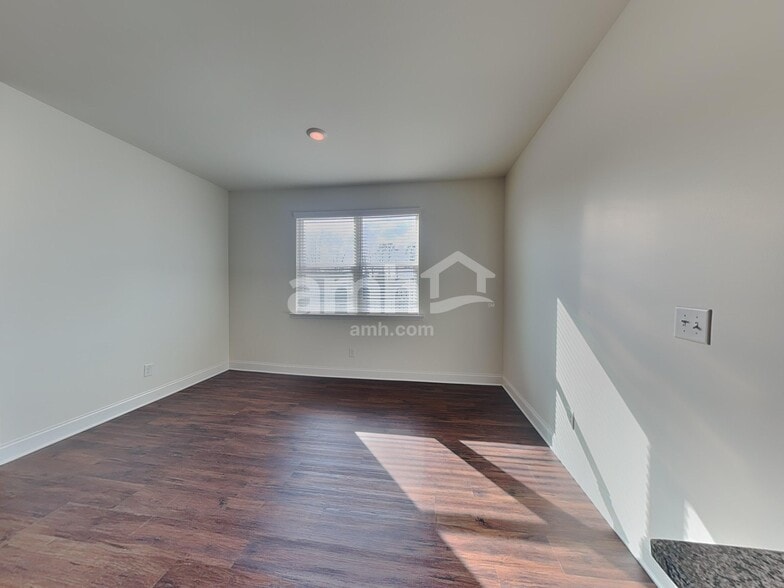 Building Photo - 885 Headland Wy