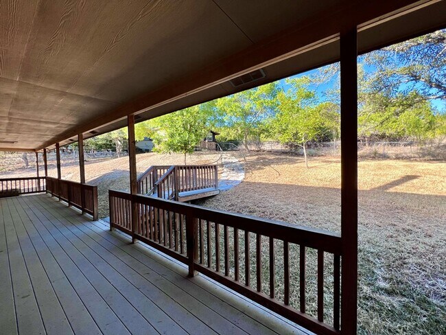 Building Photo - 2 Bedroom On Nicely Sized Lot