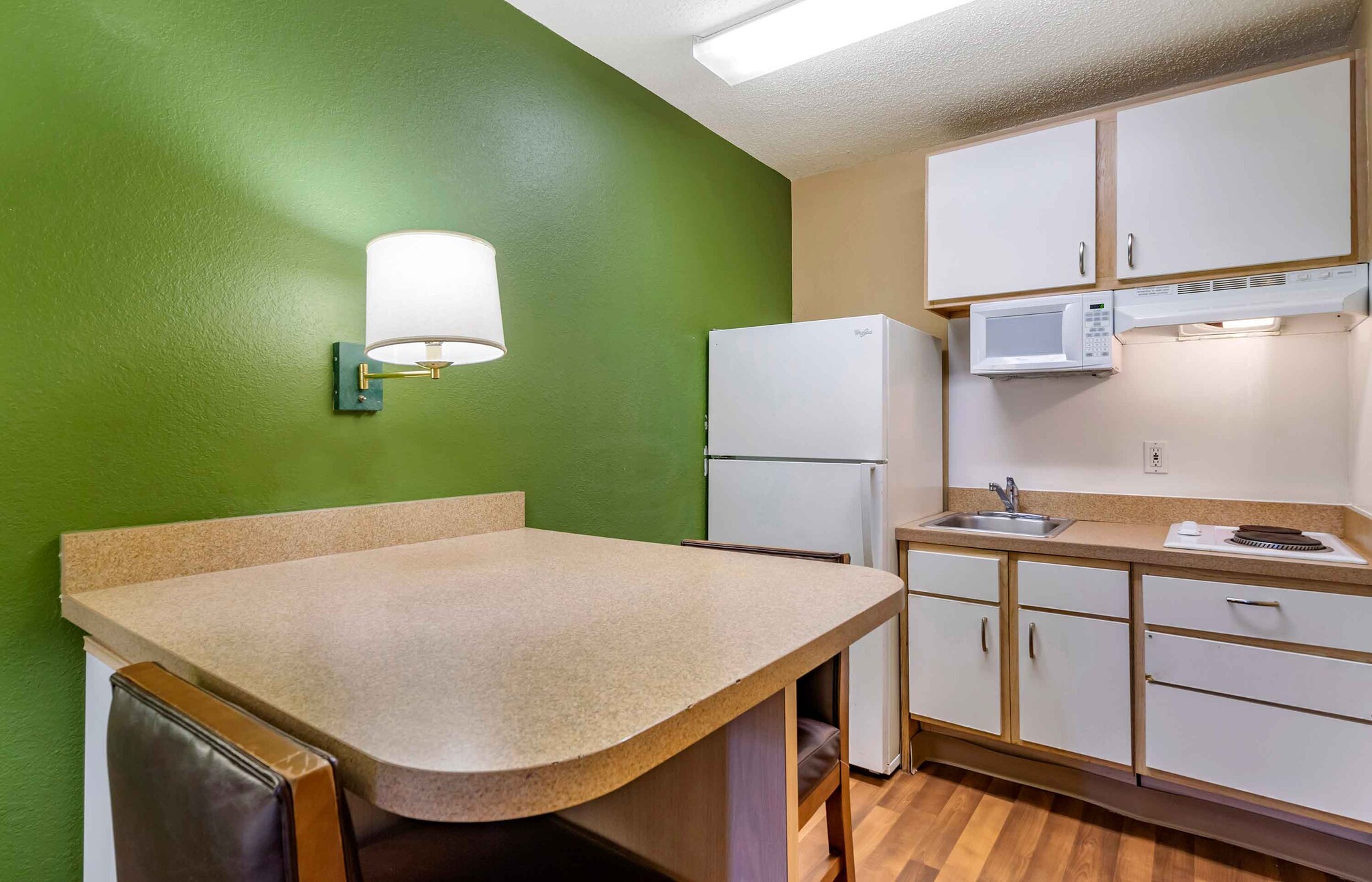 Building Photo - Furnished Studio-Tampa - North Airport