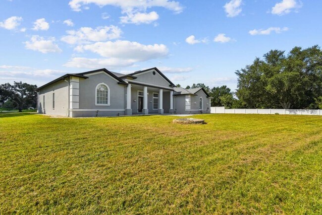 Building Photo - 6644 Country Club Rd