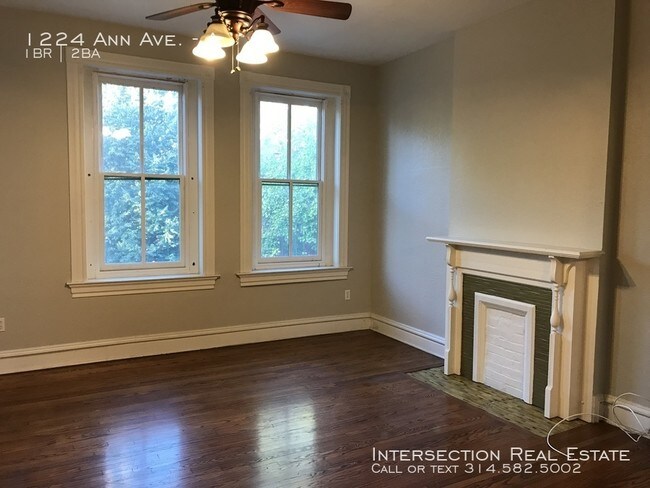 Building Photo - Stunning, Two-Level Soulard Apartment