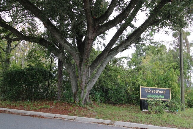 Building Photo - 1228 SW 75th Dr