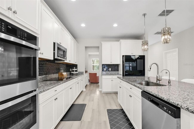 Building Photo - 3010 Adams Cross Dr