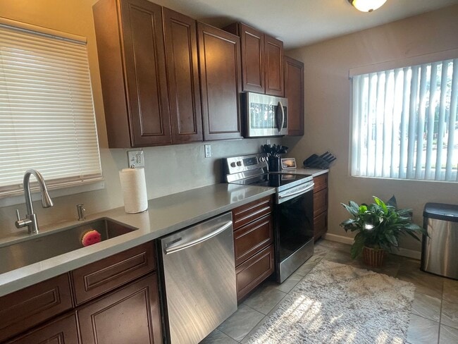 Building Photo - Charming 3-Bedroom Home with Updated Throughout & Fenced Yard!
