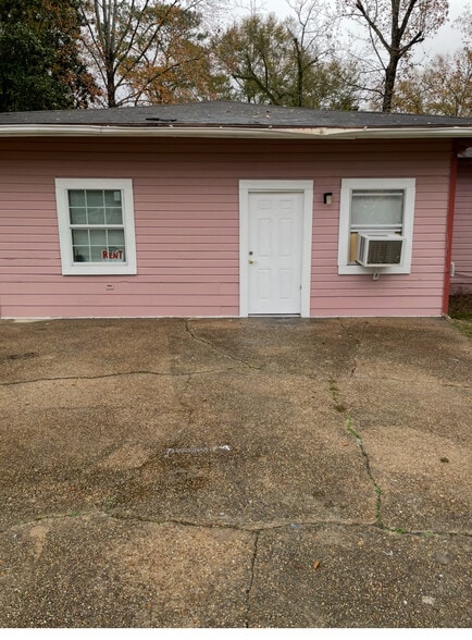 Building Photo - 509 S Laurel St