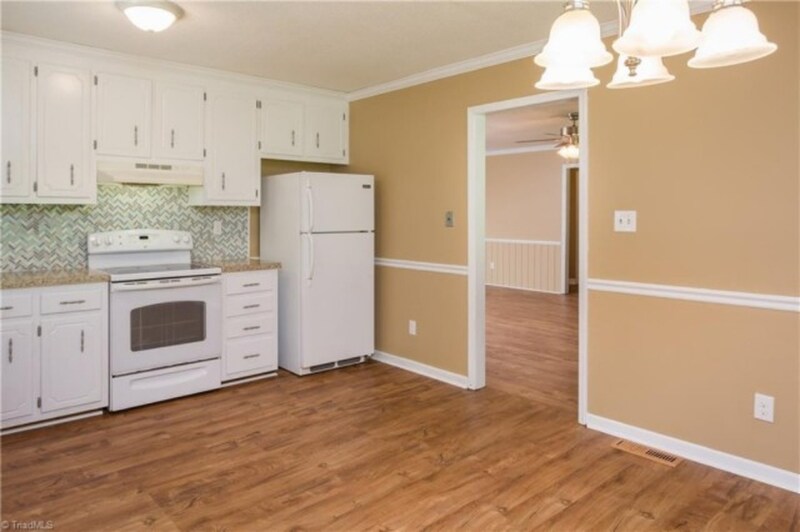 Building Photo - 204 Brambleton Ct