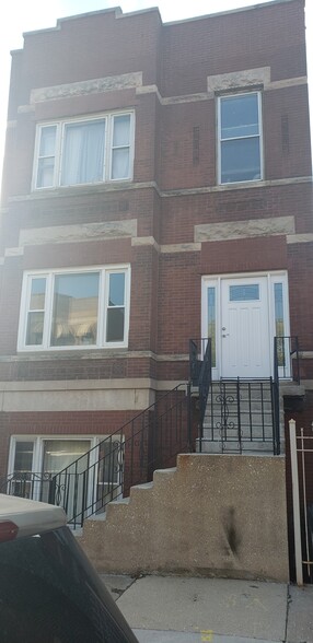 Front - 2306 S Oakley Ave