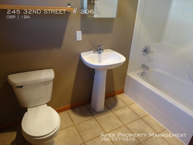Building Photo - Stoneway Apartments