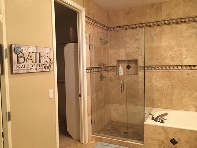 Building Photo - 9715 N Azure Ct