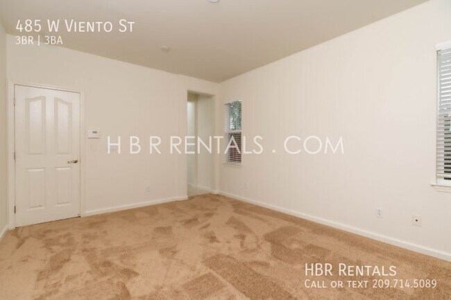 Building Photo - 485 W Viento St