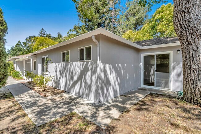 Building Photo - 520 Dawkins Dr