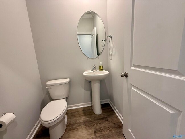 Building Photo - 160 High Leaf Dr