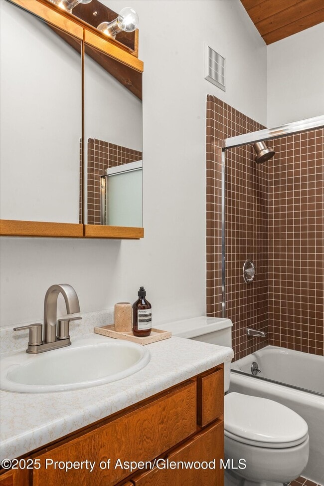 Building Photo - 2227 Juniper Hill Rd