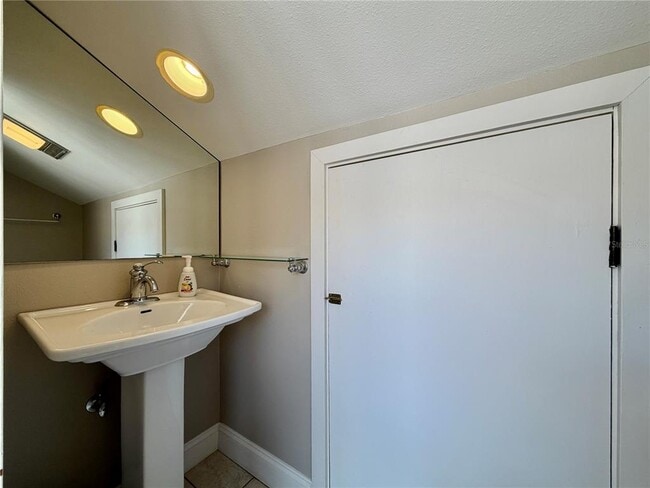 Building Photo - 1320 Pelican Creek Crossing