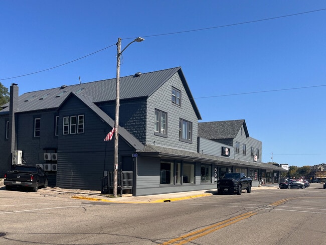 Primary Photo - 202 E Main St