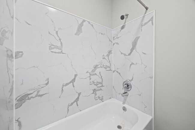 Building Photo - Super Cute, tastefully remodeled 3-Bed, 2-Bath home in Gastonia.