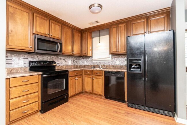 Building Photo - 132 Coronation Dr