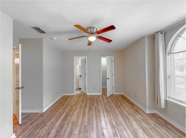 Building Photo - 1555 Sprucewood Trail