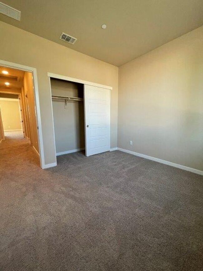 Building Photo - Great Galt 3 Bedroom