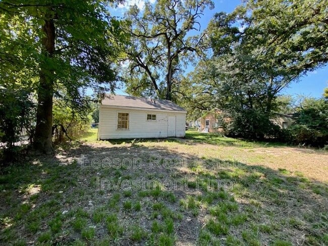 Building Photo - 3020 Conmar St