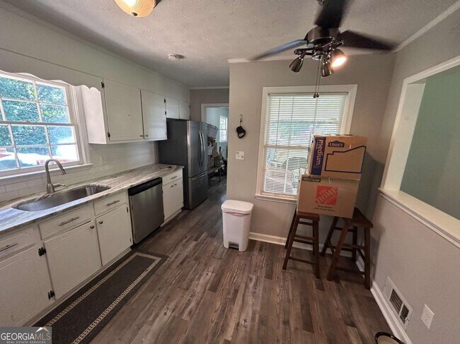Building Photo - 1271 Arrowhead Rd