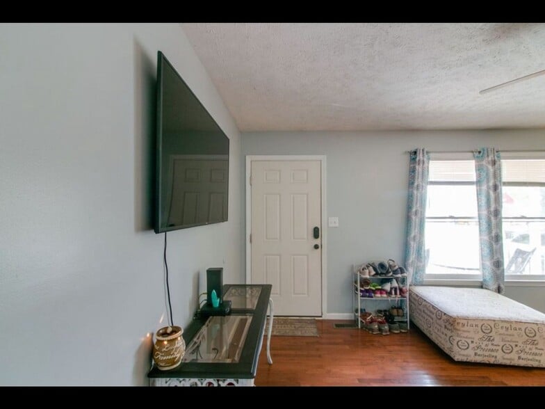 Building Photo - 296 Audrea Ln