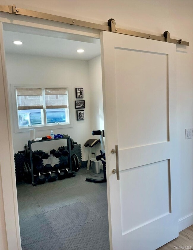 Building Photo - 2174 Bay Blvd