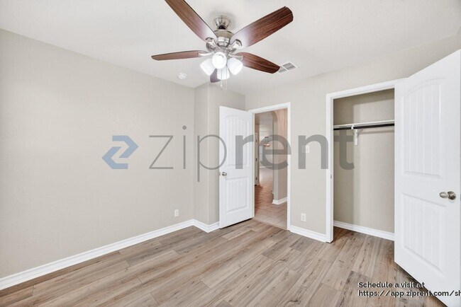 Building Photo - 8745 Ironwood Hill